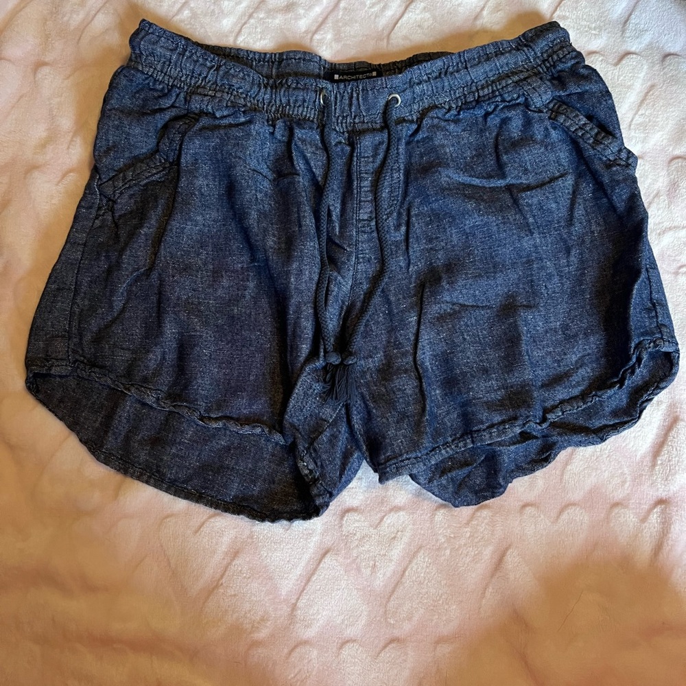 Women’s shorts (M)